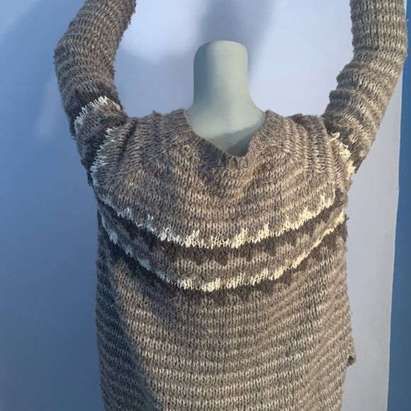 Free People Soft comfortable off the shoulder  sweater. - Picture 4 of 7